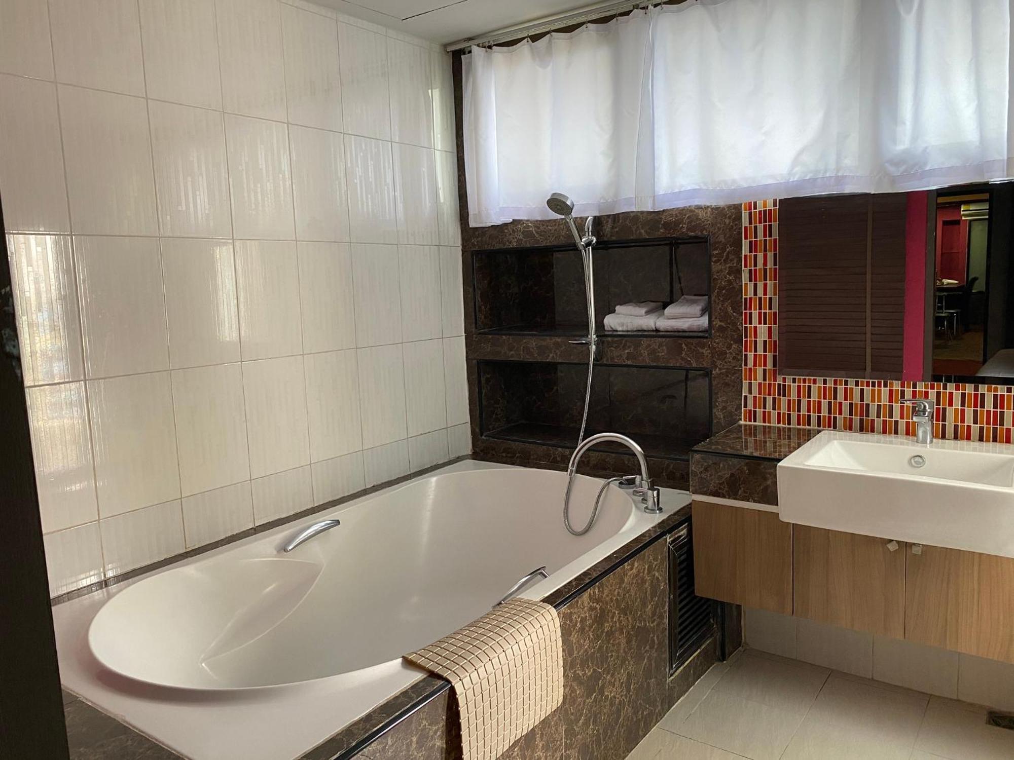 Grand Pink Hotel Hatyai Hat Yai Exterior foto